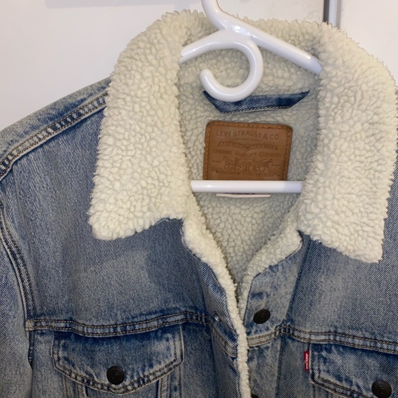 Levi’s Sherpa jacket - Picture 2 of 3